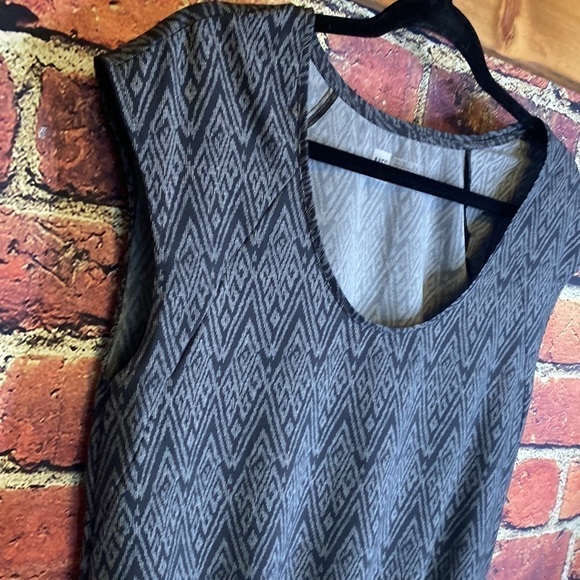 MEC Slip On Lightweight Short Sleeve Dress Size S - Picture 6 of 11